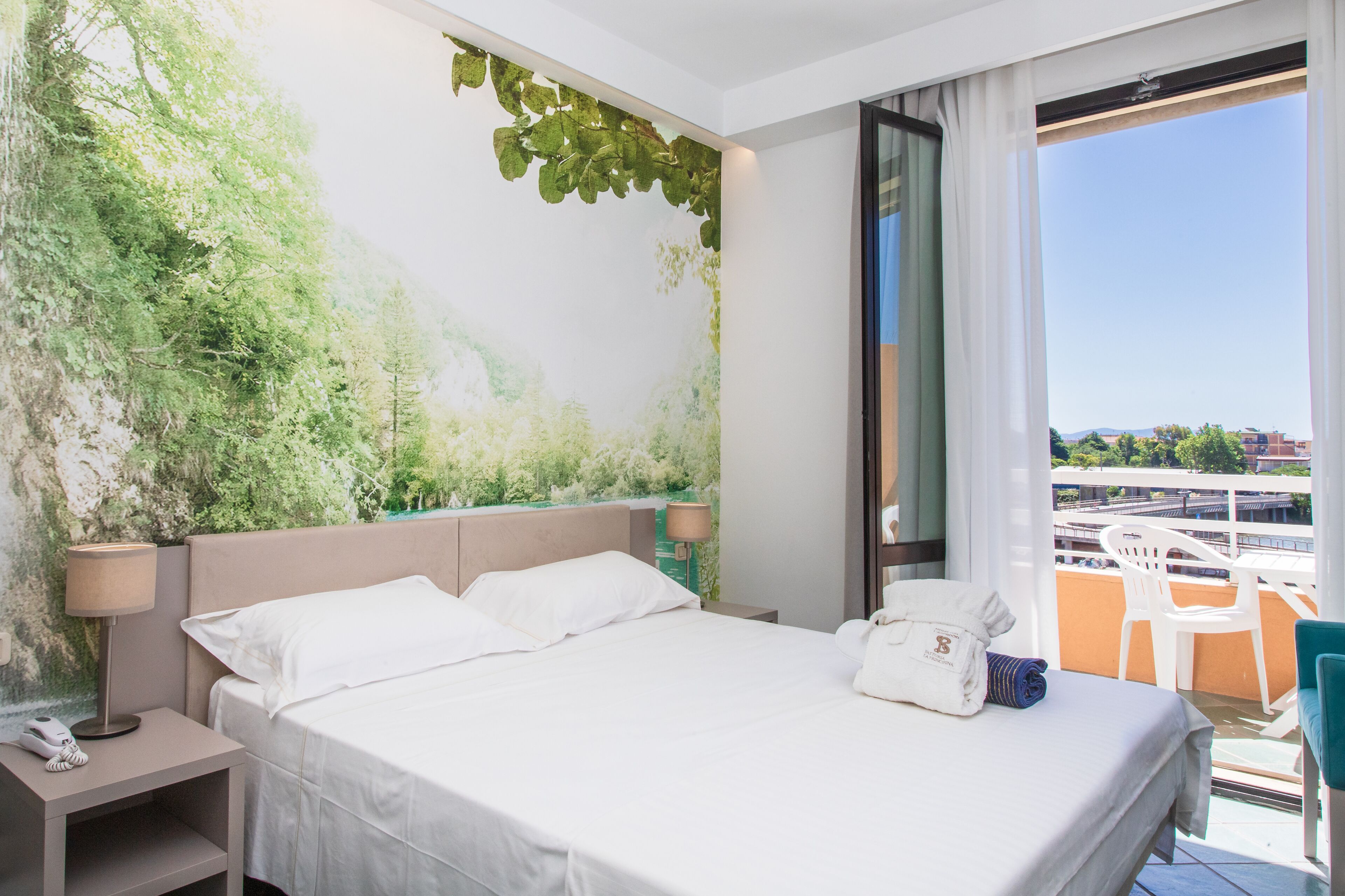 double room, balcony, harbour view | minibar, in-room safe, desk, soundproofing