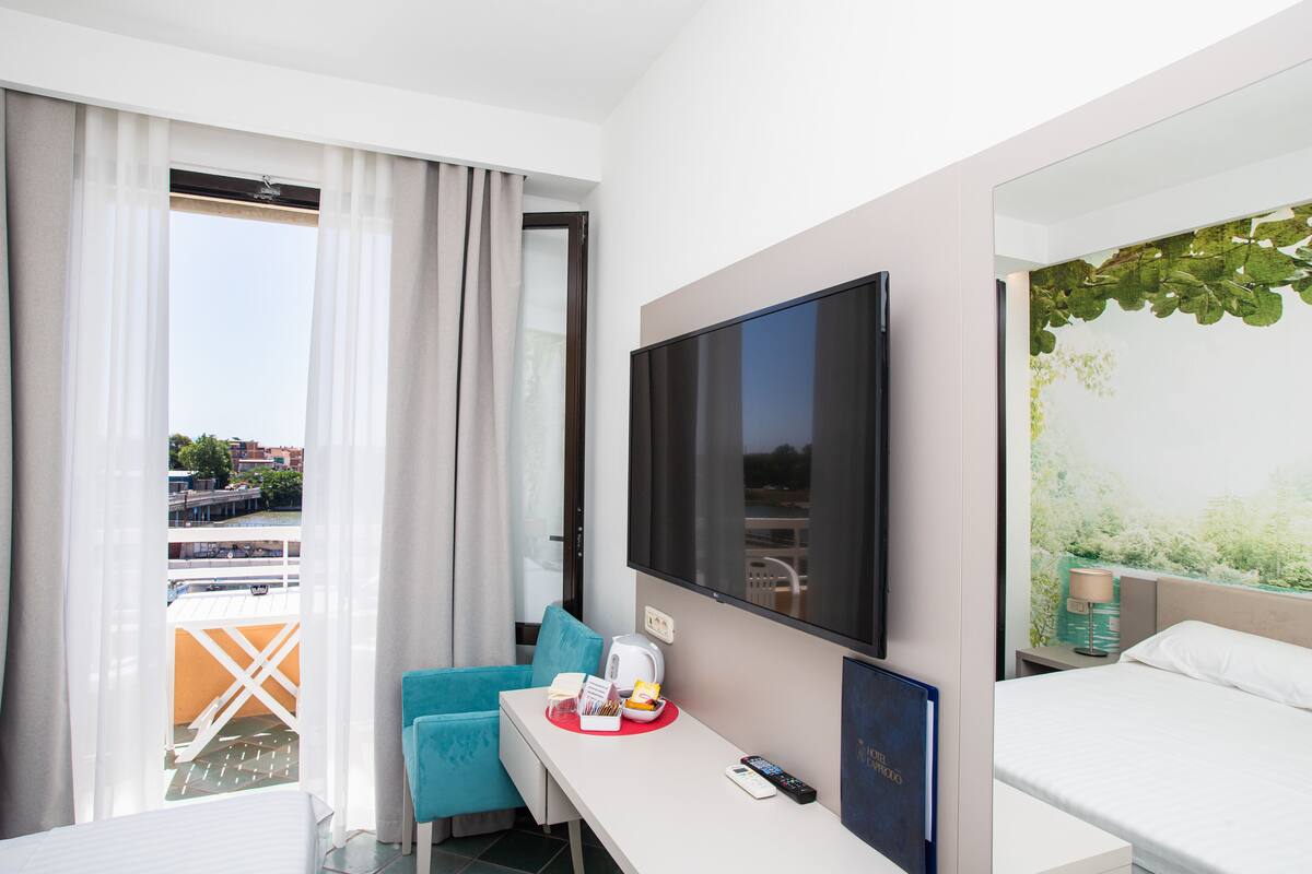 double room, balcony, harbour view | minibar, in-room safe, desk, soundproofing