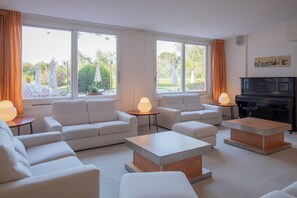 2 barer/lounger og bassengbar