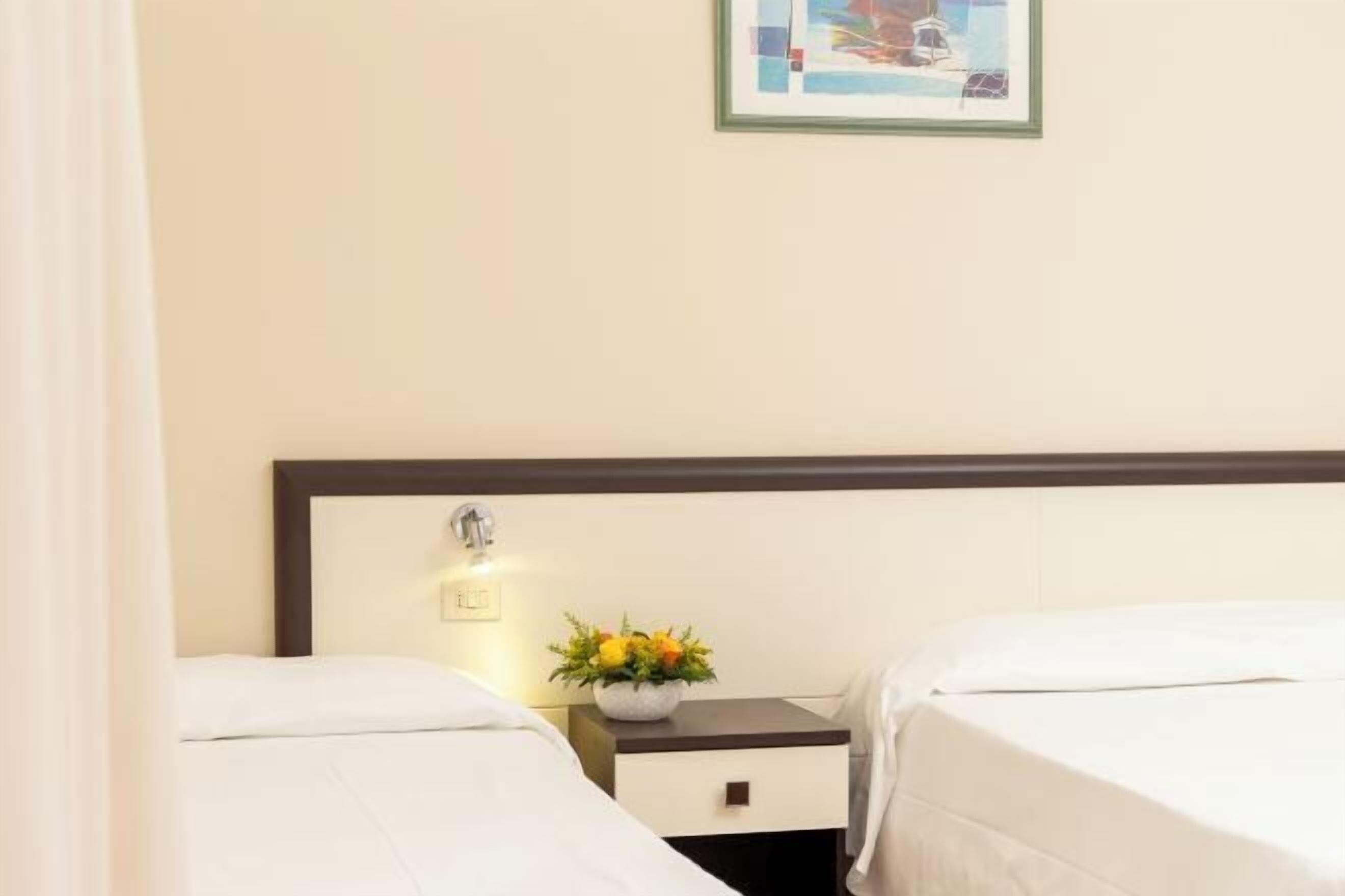 Ropa de cama hipoalergénica y minibar 