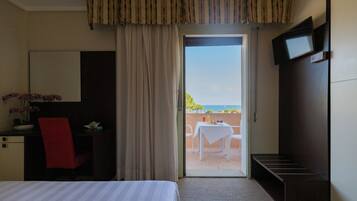 Allergikerbettwaren, Minibar, Zimmersafe, Schreibtisch