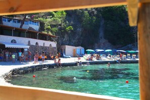 Private beach, sun-loungers, beach umbrellas, beach bar - TH Capoliveri - Grand Hotel Elba International (Capoliveri)
