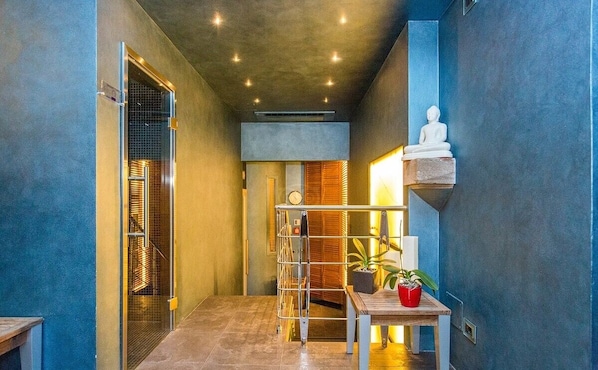 Sauna, poreallas, turkkilainen sauna, vartalohoitoja, kasvohoitoja