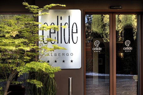 Fachada de la propiedad. Albergo Celide