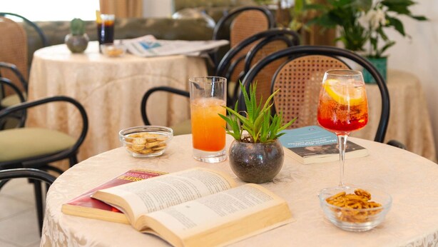 Daily buffet breakfast for a fee - Sirena (Camaiore)