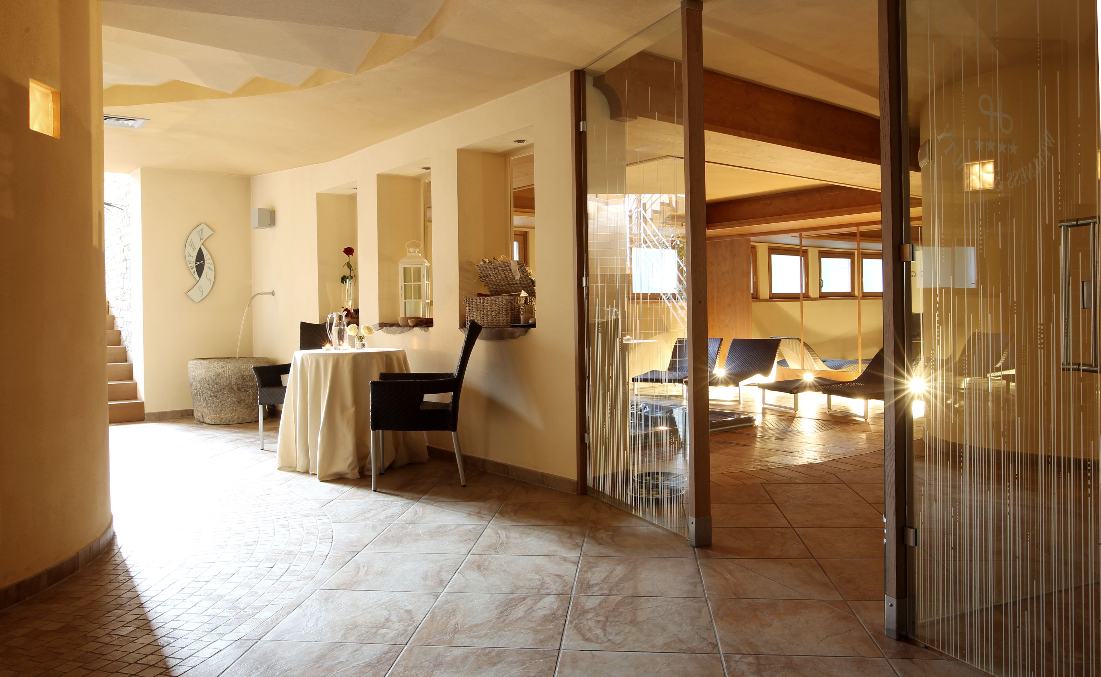 sauna, turkish bath/hammam, body treatments, mud baths, aromatherapy