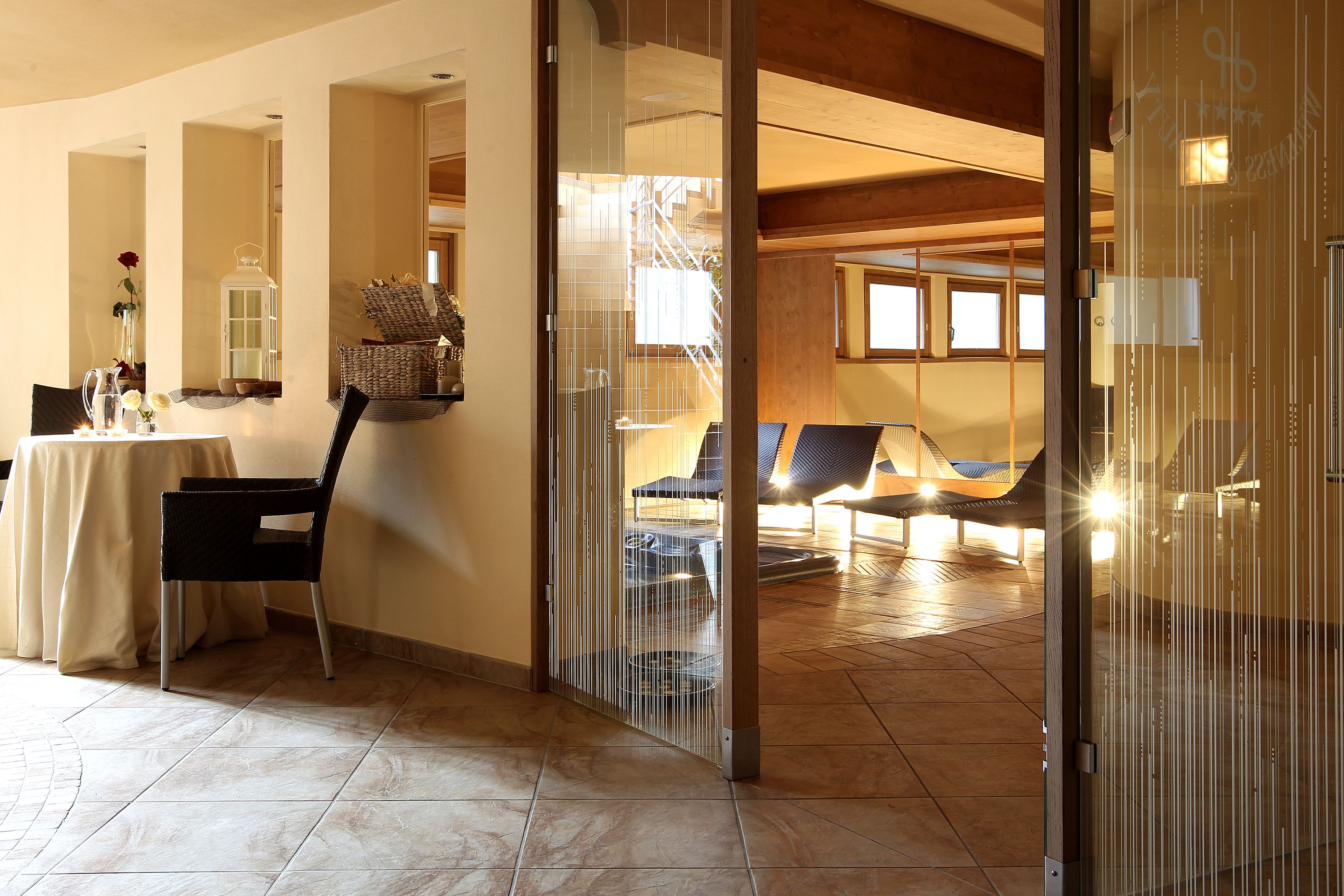 sauna, turkish bath/hammam, body treatments, mud baths, aromatherapy