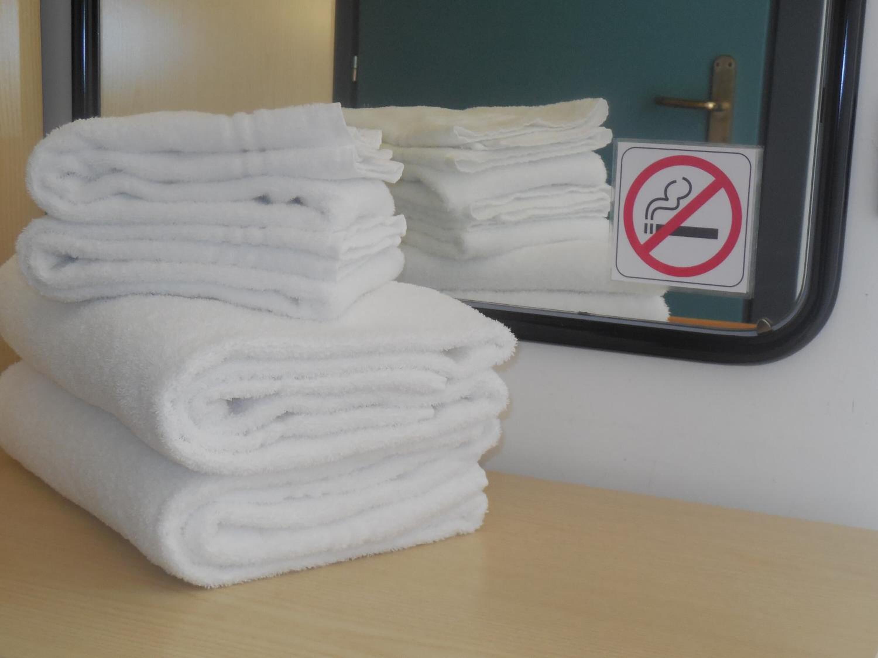 shower, free toiletries, hair dryer, bidet