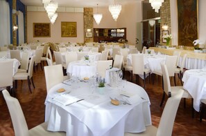 Lunch and dinner served - Ambasciatori Palace (Montecatini Terme)