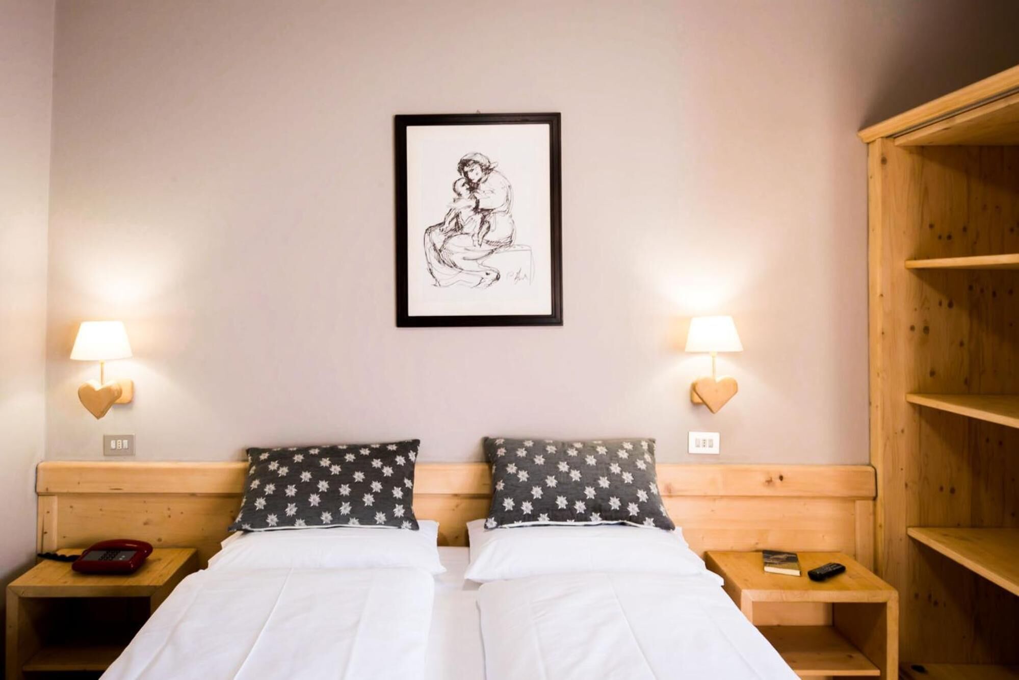 premium bedding, in-room safe, desk, cots/infant beds