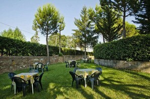 Outdoor dining - Ai Tufi (Siena)
