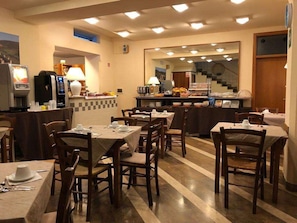 Dining - Ai Tufi (Siena)