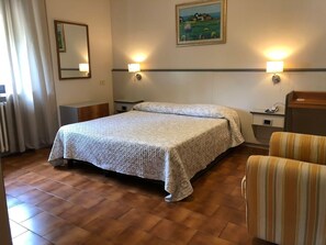 Minibar, cots/infant beds, rollaway beds, free WiFi - Ai Tufi (Siena)