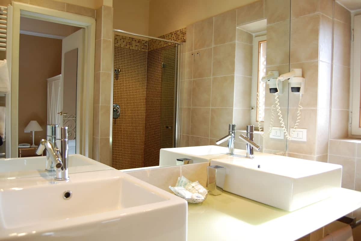 double room | bathroom sink