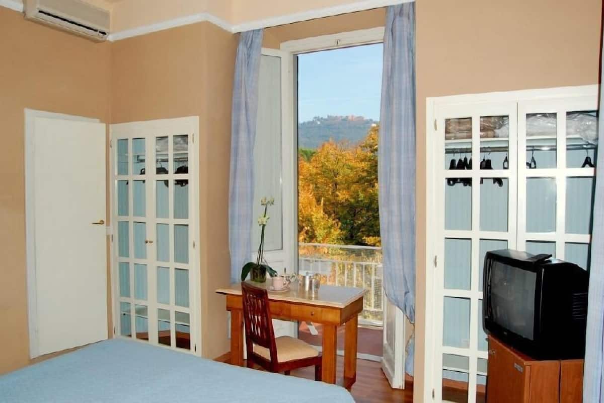 triple room | room amenity