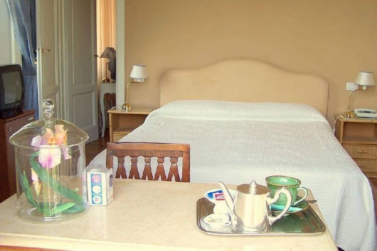Quarto triplo | Roupas de cama antialérgicas, frigobar, cofres nos quartos