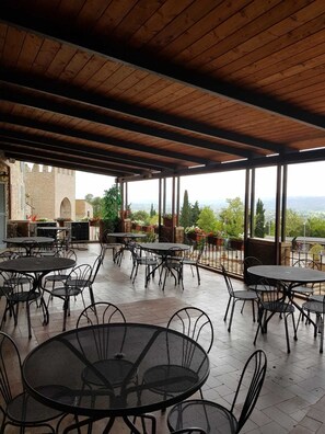 Free daily continental breakfast  - Hotel il Castello (Assisi)
