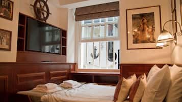 Eenvoudige kamer | Luxe beddengoed, een bureau, een strijkplank/strijkijzer, gratis wifi