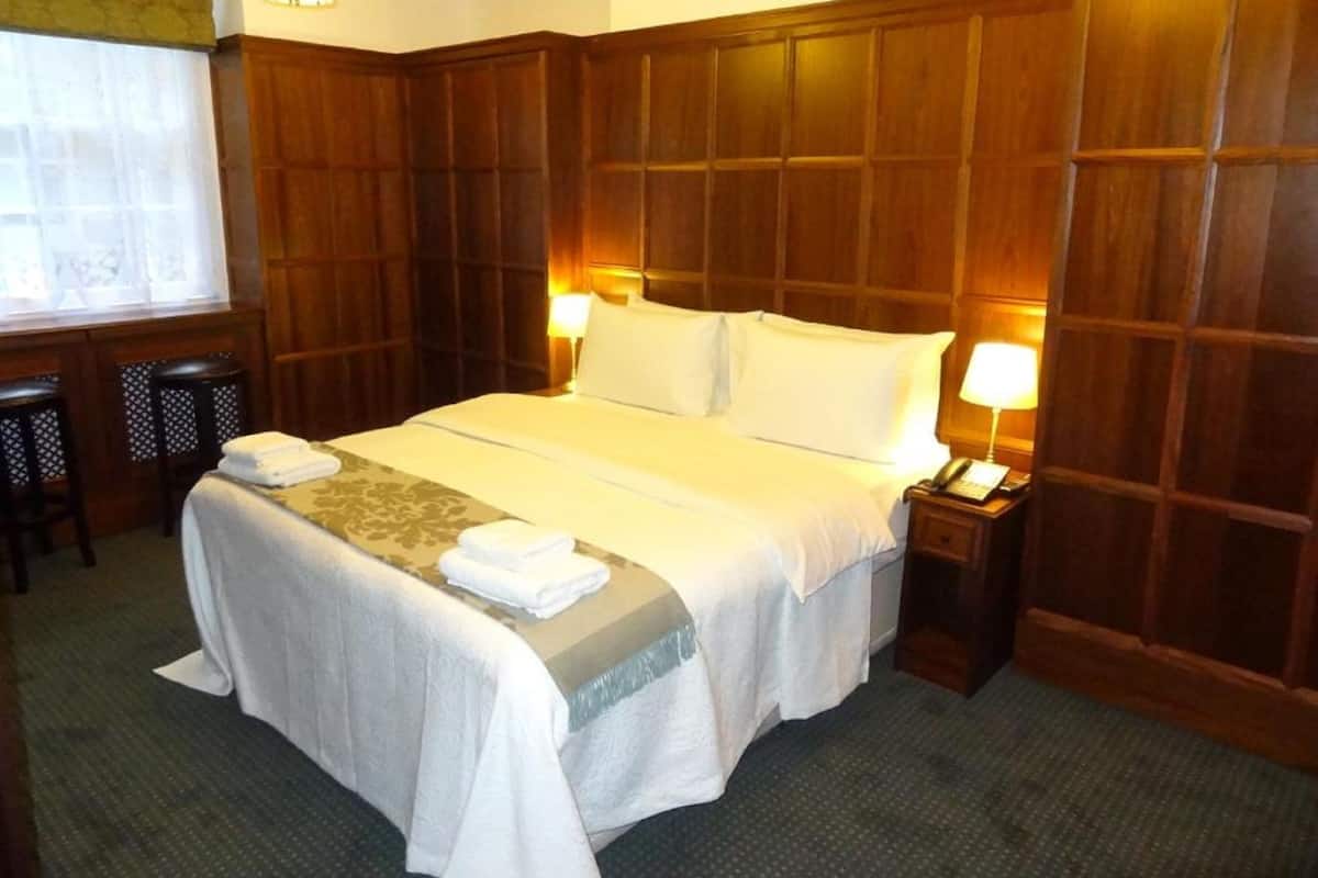 Premium bedding, desk, iron/ironing board (on request), WiFi (free)