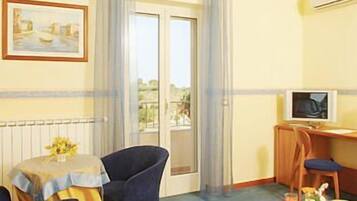 Panoramic-Doppelzimmer | Wohnbereich | LCD-Fernseher