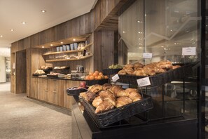 Free daily continental breakfast - Hotel Concordia (Livigno)