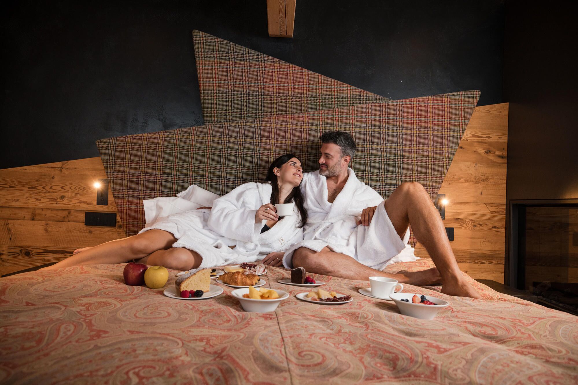 Suite monolocale Executive, idromassaggio | Biancheria da letto ipoallergenica, minibar, una cassaforte in camera