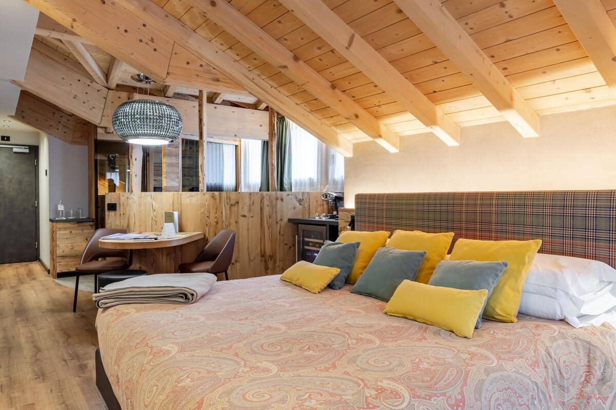 Suite estudio de lujo, hidromasaje | Ropa de cama hipoalergénica y minibar 