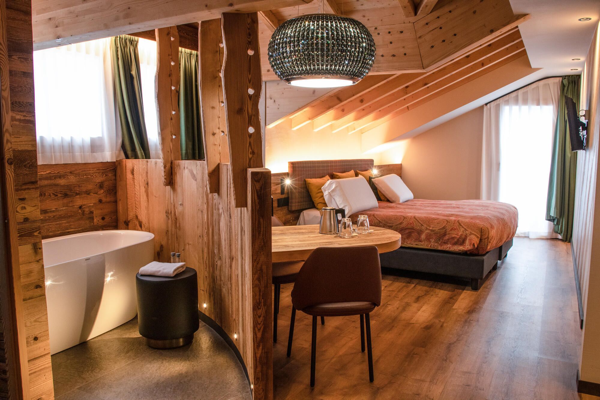 Suite Studio Luxe, bain à remous
