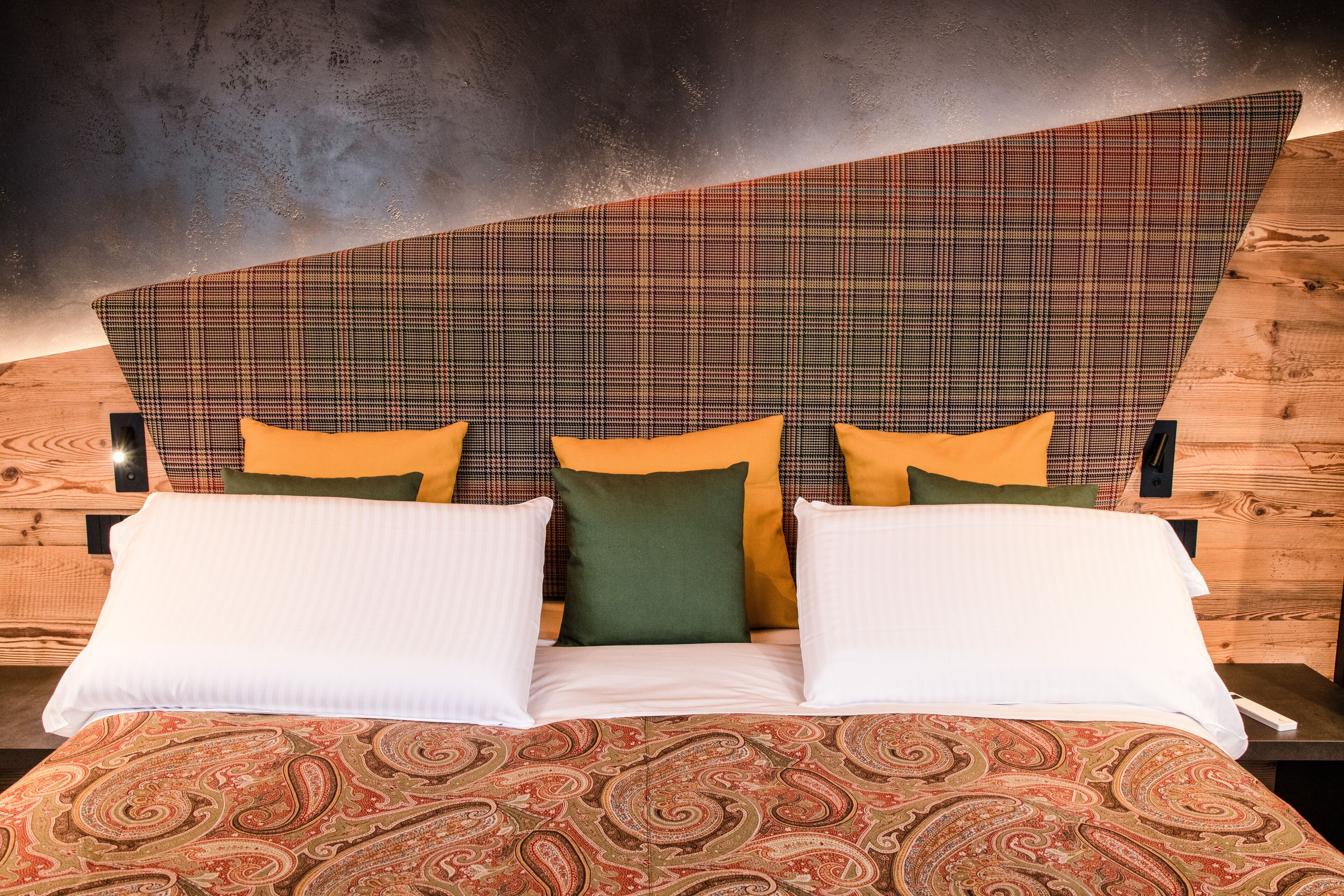 executive studio suite | 1 bedroom, hypo-allergenic bedding, minibar, in-room safe