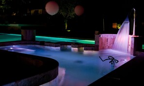 Seasonal outdoor pool, pool umbrellas, pool loungers - Astoria (Montecatini Terme)