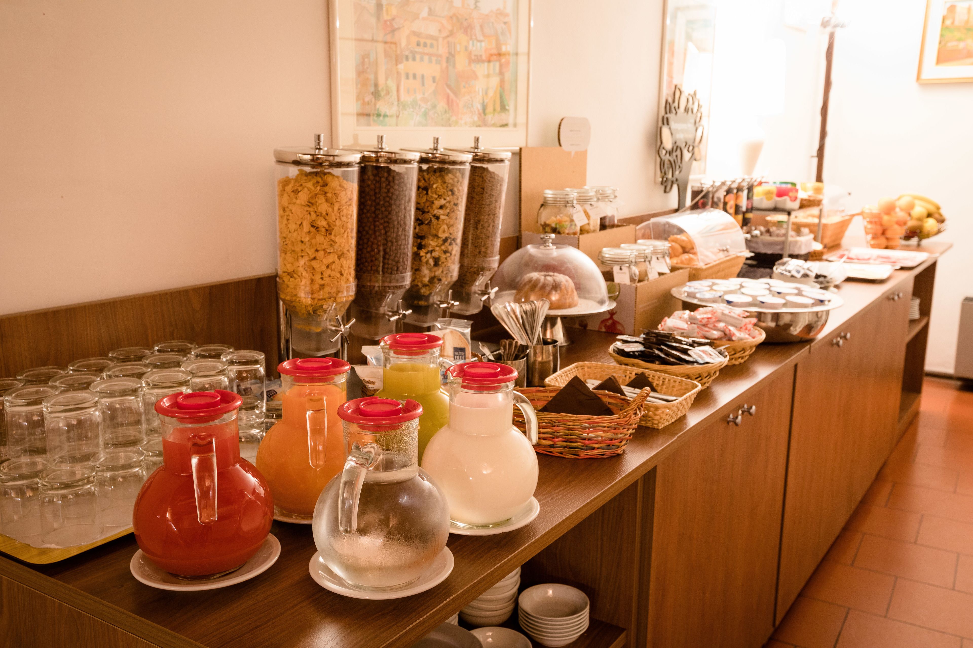 free daily full breakfast