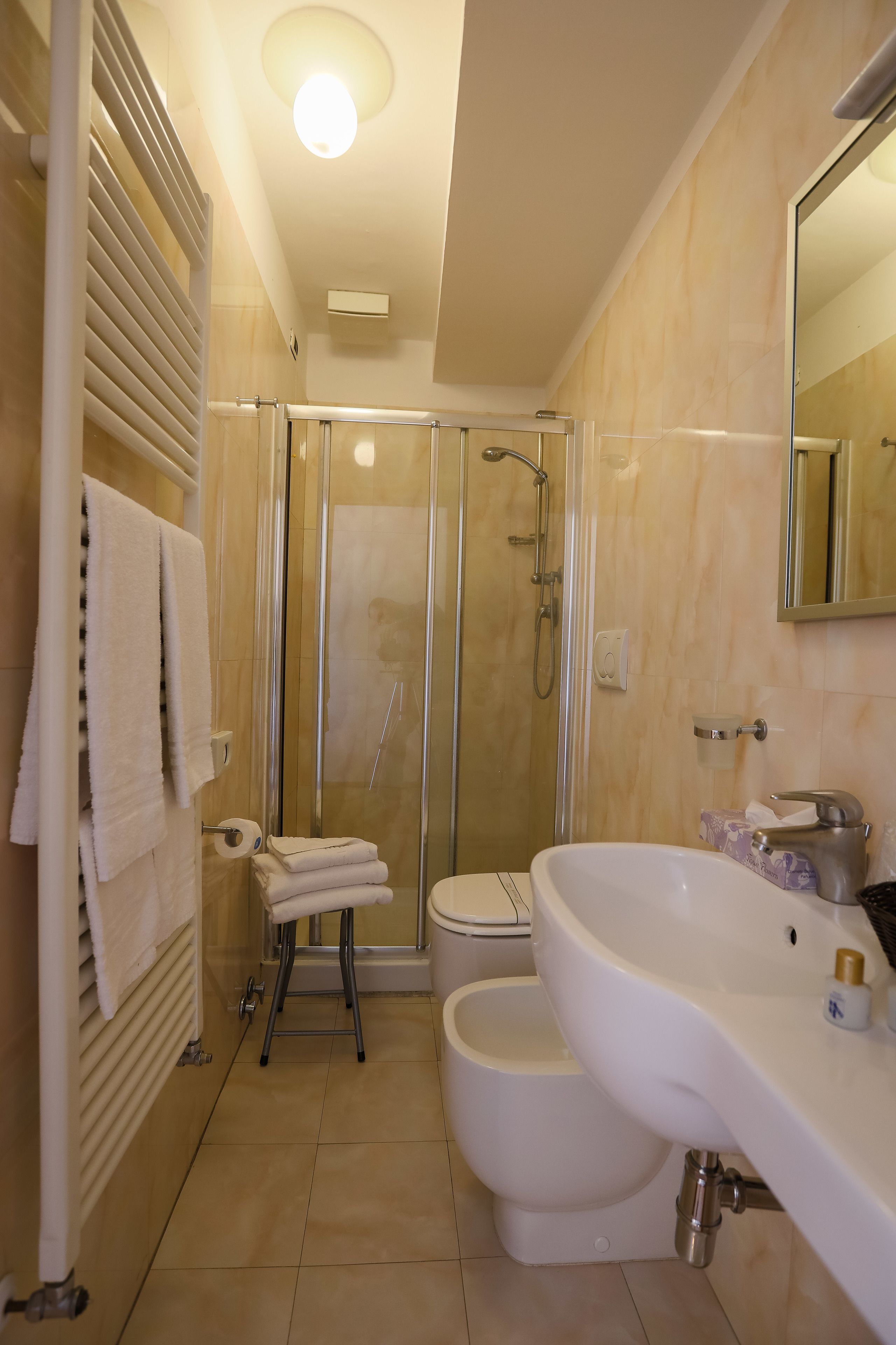 double room | bathroom | bidet, towels