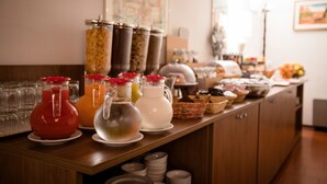 Free daily full breakfast - Hotel Duomo (Siena)
