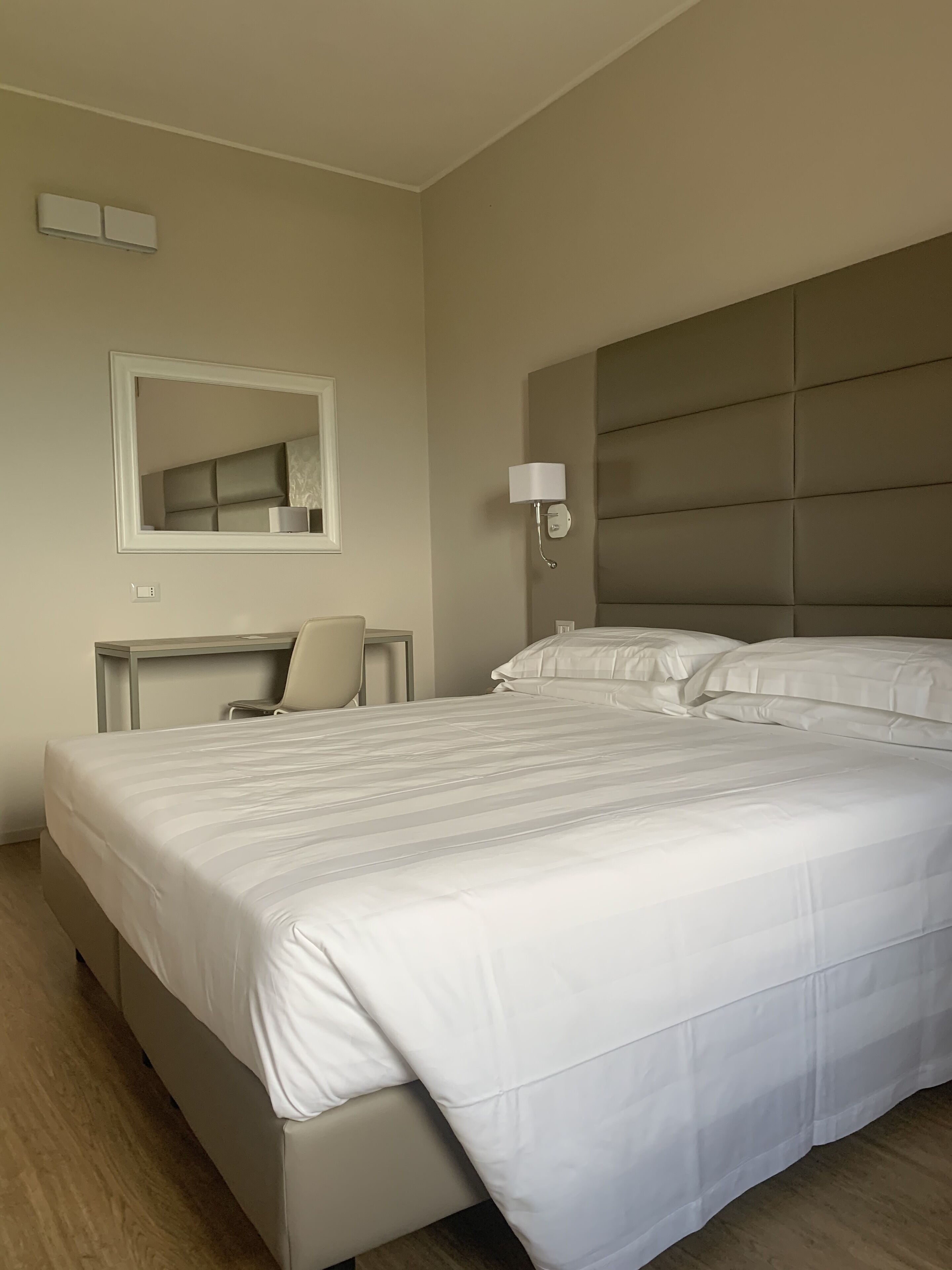 family room, 1 bedroom | 1 bedroom, minibar, free wifi, bed sheets