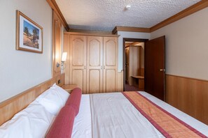 Zimmersafe, kostenloses WLAN, Bettwäsche