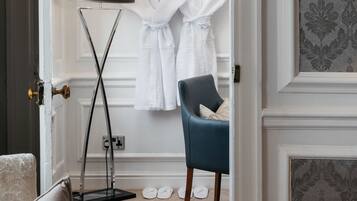 In-room safe, desk, iron/ironing board, free WiFi