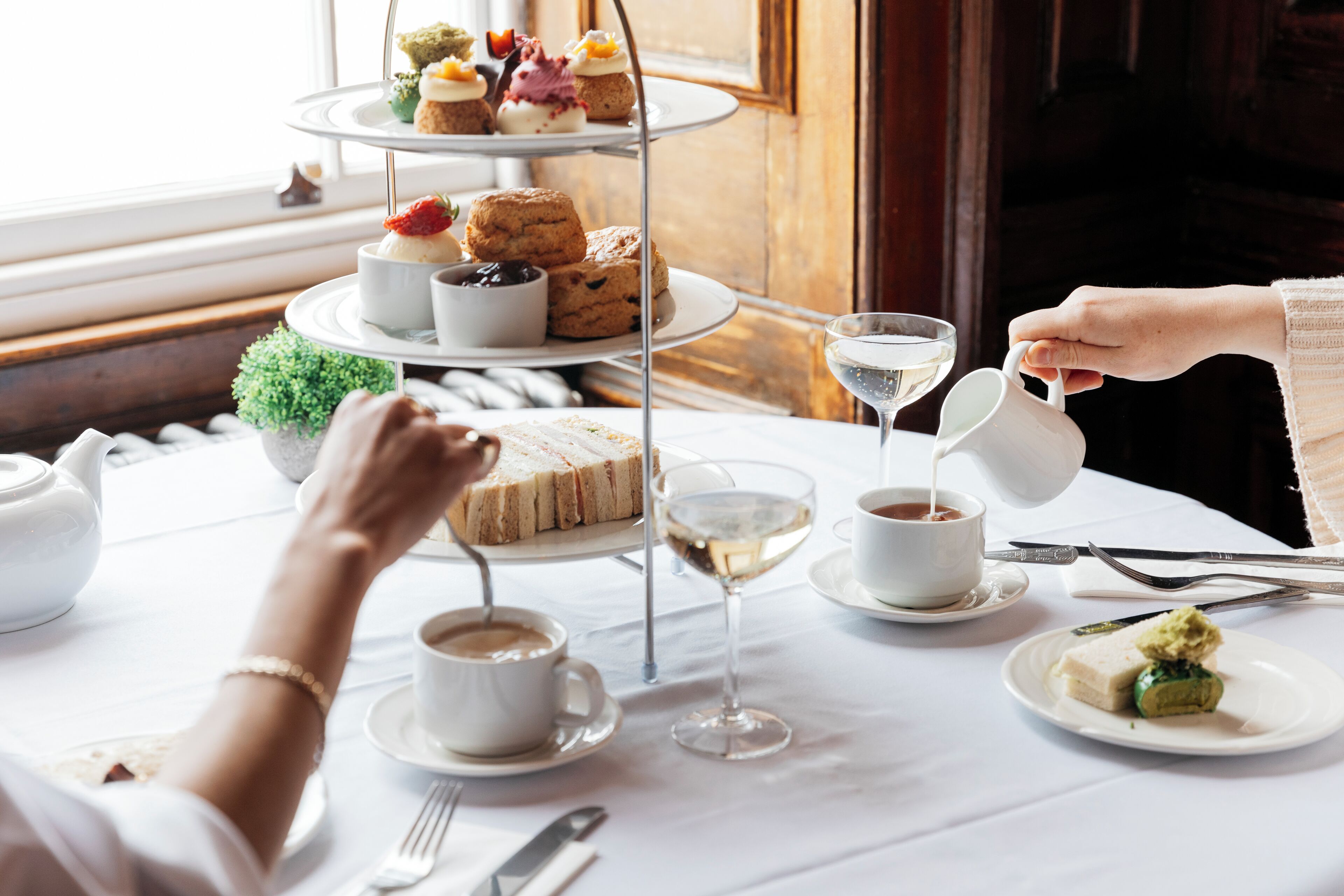 breakfast and dinner served, british cuisine