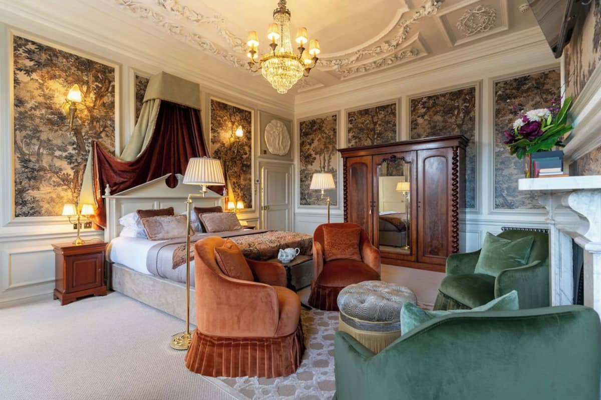 Dobbeltrom – premium | Safe på rommet, skrivebord, strykejern/-brett og wi-fi (inkludert)