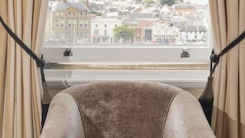 Standard Single Room | Bathroom | Combined shower/bathtub, deep-soaking bathtub, free toiletries