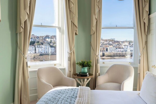 Deluxe Room | In-room safe, desk, iron/ironing board, free WiFi - The Royal Hotel (Bideford)