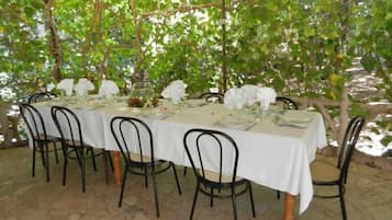 Outdoor dining
