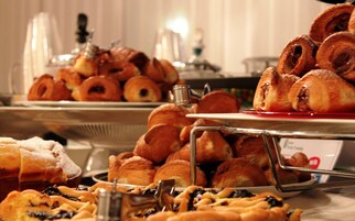 Desayuno buffet los días de semana (EUR 10 por persona)
