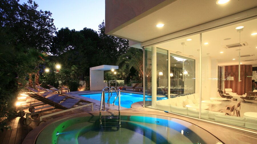 Hotel Select Suites & Spa / Apartments