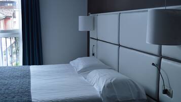 Minibar, escritorio, cuna de viaje y wifi gratis