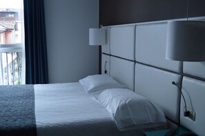 Minibar, Schreibtisch, Reisekinderbett, kostenloses WLAN