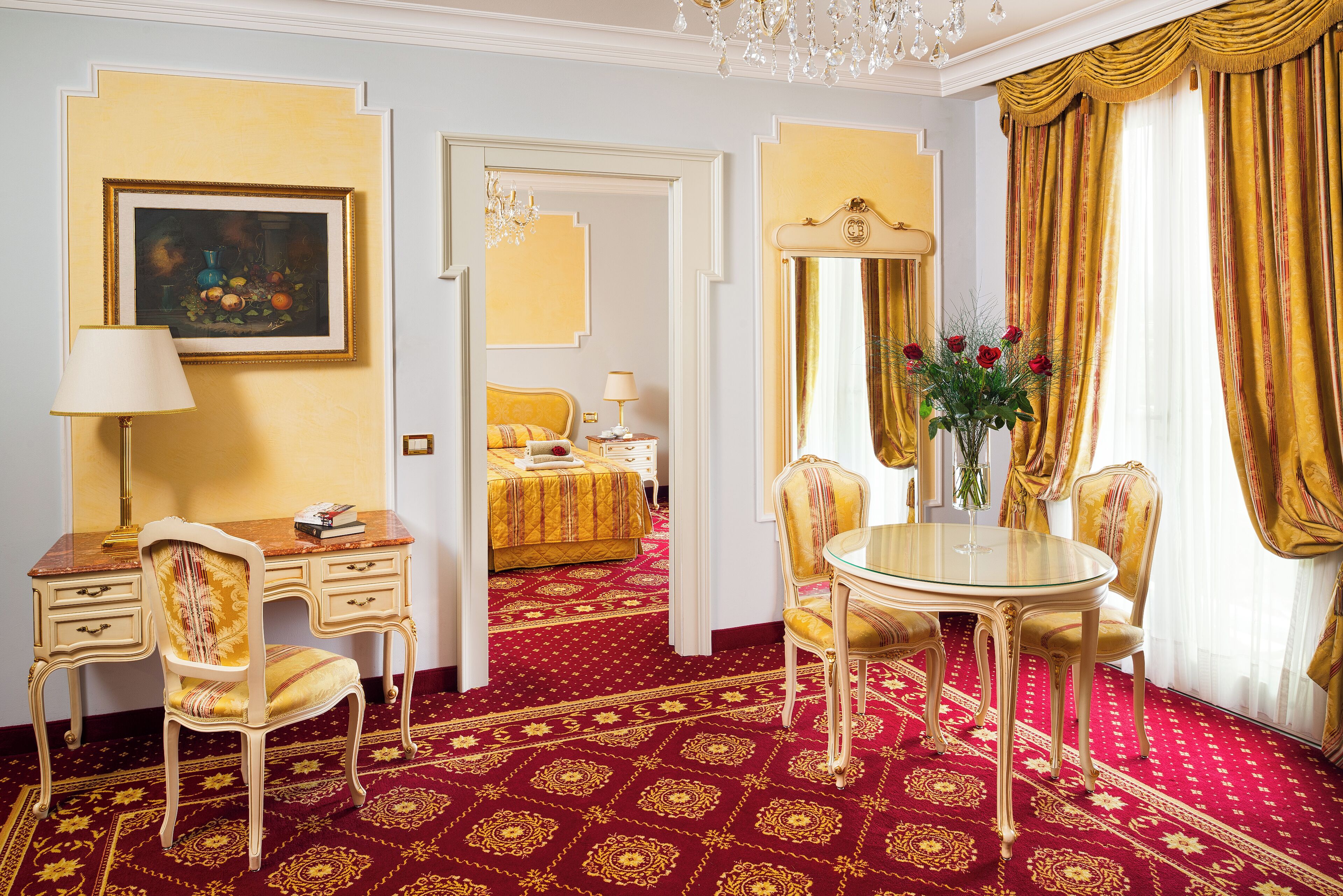 Minibar, in-room safe, desk, free WiFi