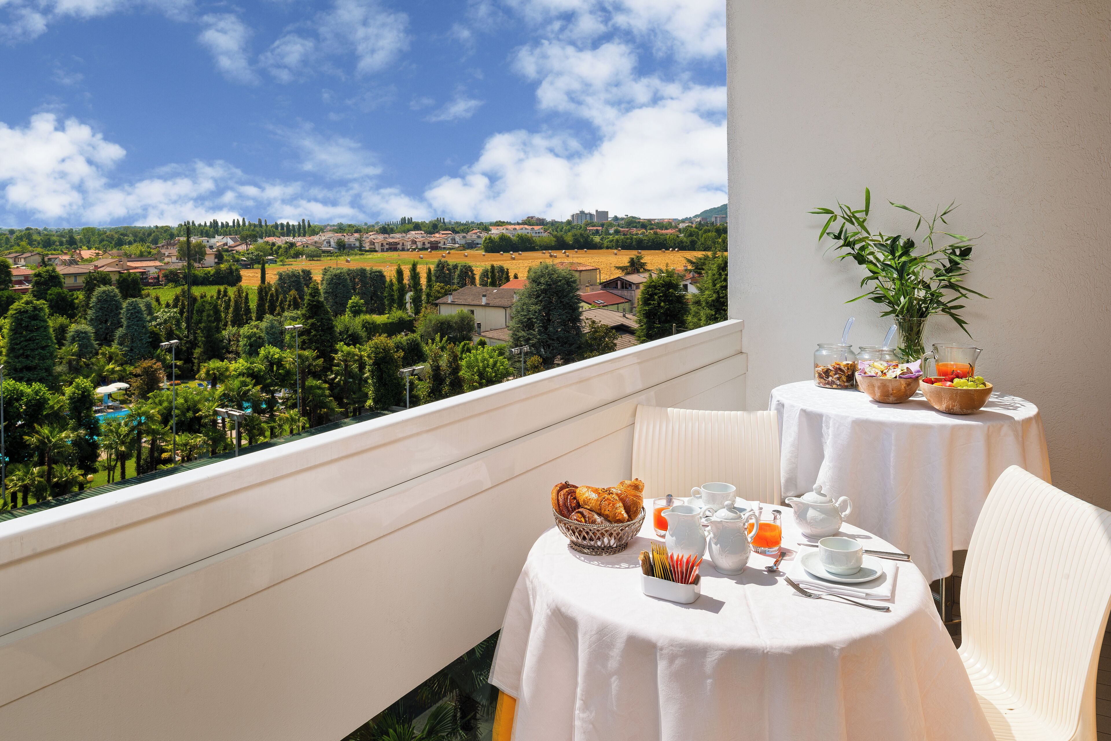 Minibar, in-room safe, desk, free WiFi