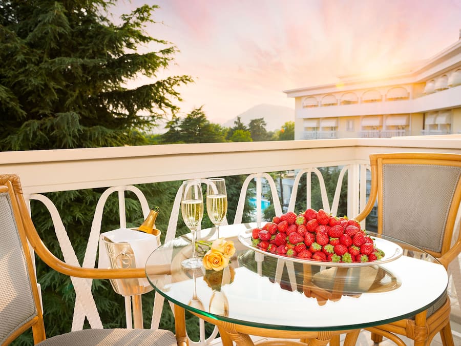 Room service – dining