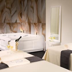Sauna, hot tub, Turkish bath/hammam, body treatments, hot stone massages
