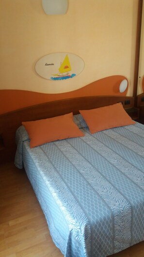 Double Room | Minibar, in-room safe, desk, soundproofing - Hotel Miramare (Cesenatico)